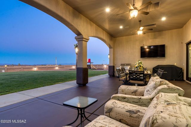 1966 N Tahoe Pass, Huachuca City, AZ 85616