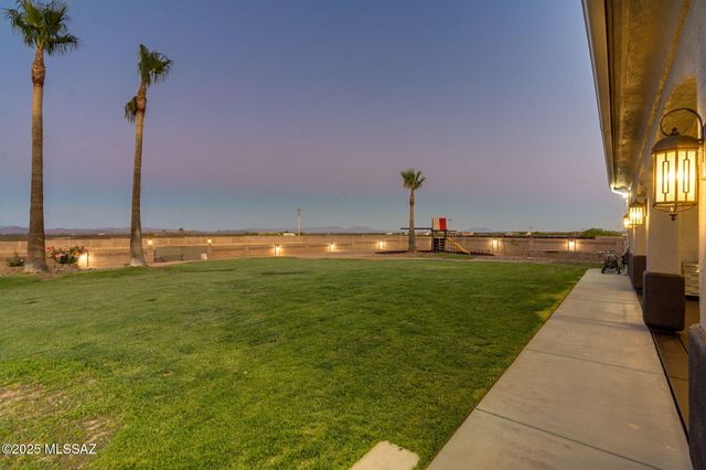 1966 N Tahoe Pass, Huachuca City, AZ 85616