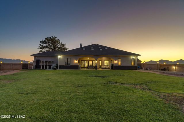 1966 N Tahoe Pass, Huachuca City, AZ 85616