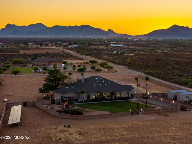 1966 N Tahoe Pass, Huachuca City, AZ 85616