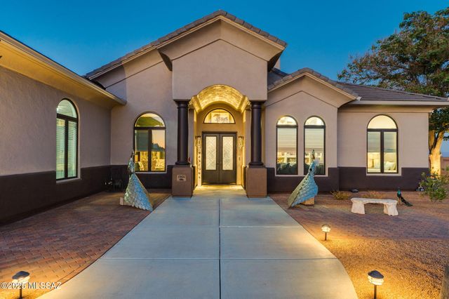 1966 N Tahoe Pass, Huachuca City, AZ 85616