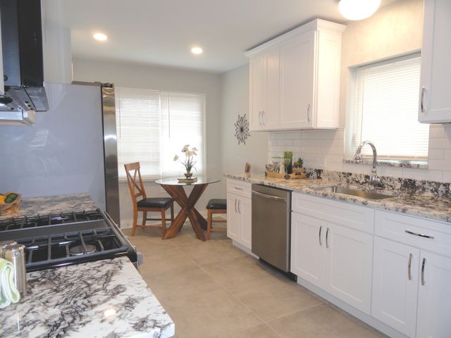 3136 Cuyler Avenue, Berwyn, IL 60402