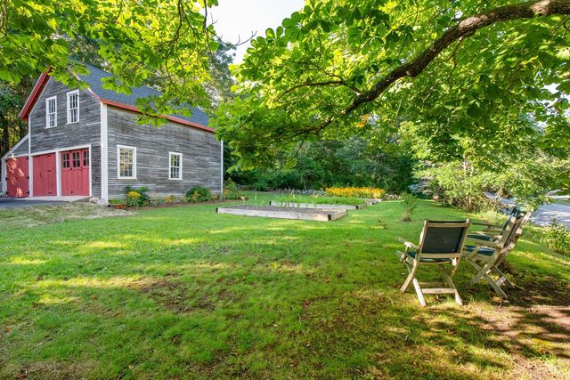 1276 County Road, Cataumet, MA 02534