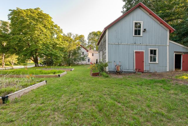 1276 County Road, Cataumet, MA 02534