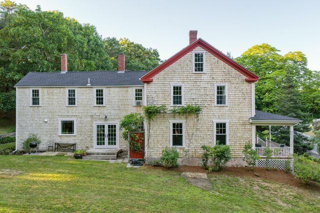 1276 County Road, Cataumet, MA 02534