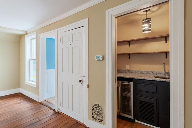 1276 County Road, Cataumet, MA 02534