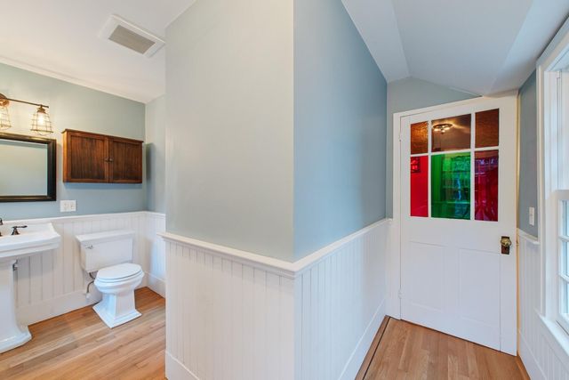 1276 County Road, Cataumet, MA 02534