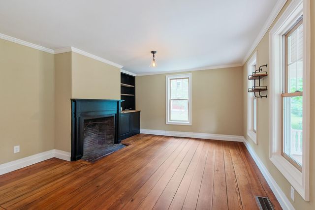 1276 County Road, Cataumet, MA 02534