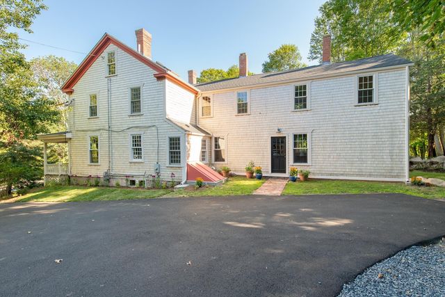 1276 County Road, Cataumet, MA 02534