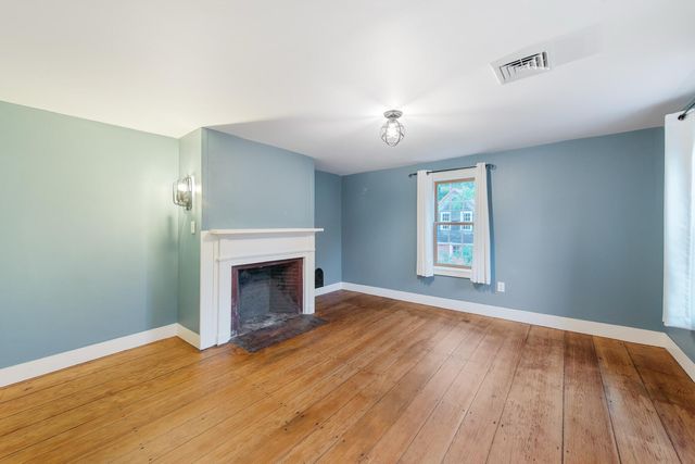 1276 County Road, Cataumet, MA 02534