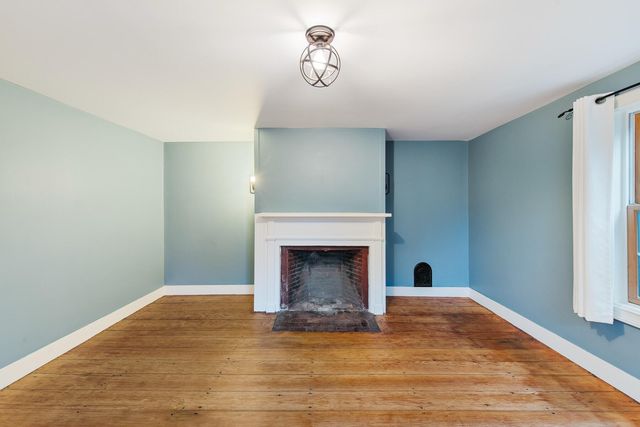 1276 County Road, Cataumet, MA 02534