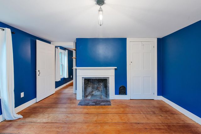 1276 County Road, Cataumet, MA 02534