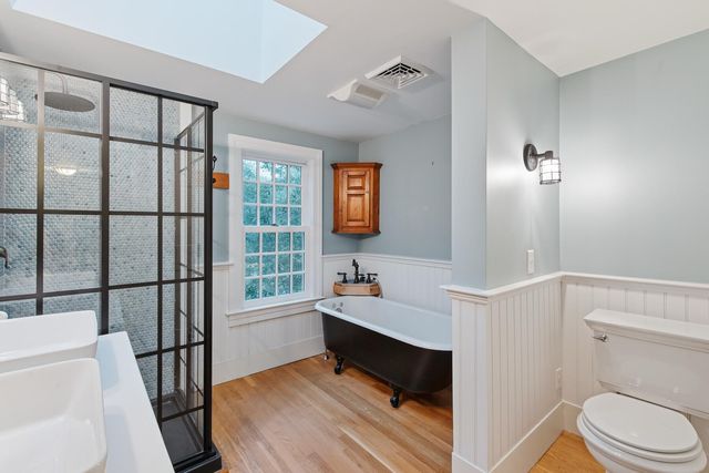 1276 County Road, Cataumet, MA 02534