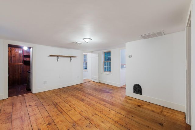 1276 County Road, Cataumet, MA 02534