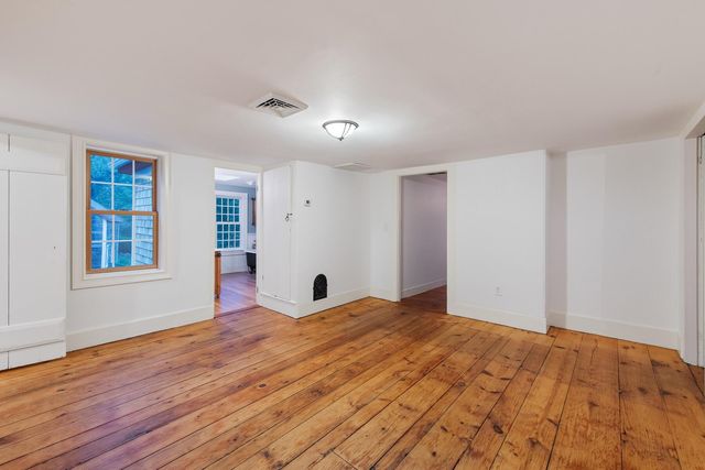 1276 County Road, Cataumet, MA 02534