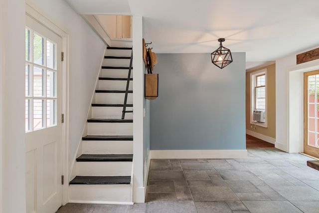 1276 County Road, Cataumet, MA 02534