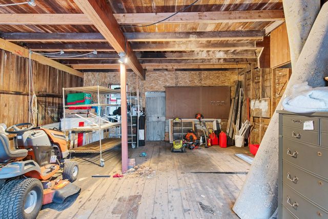1276 County Road, Cataumet, MA 02534