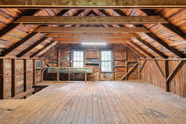 1276 County Road, Cataumet, MA 02534