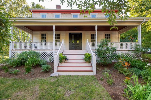 1276 County Road, Cataumet, MA 02534