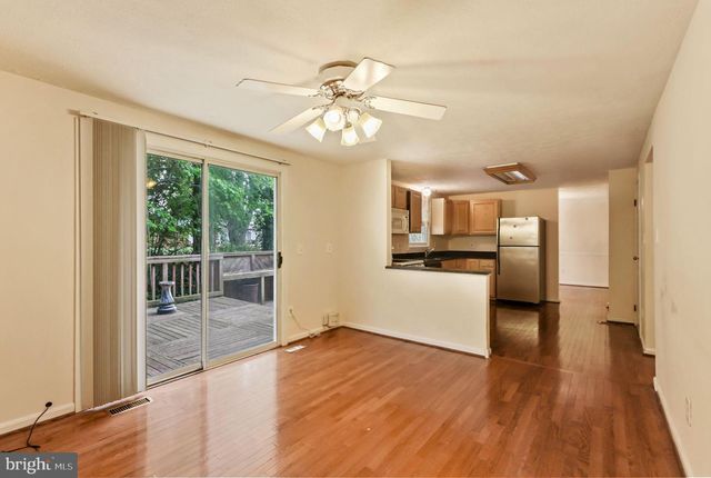 9404 MIRROR POND DR, Fairfax, VA 22032