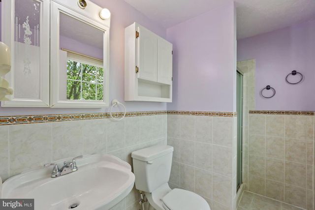 9404 MIRROR POND DR, Fairfax, VA 22032