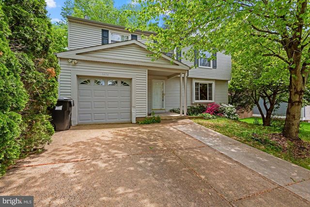 9404 MIRROR POND DR, Fairfax, VA 22032