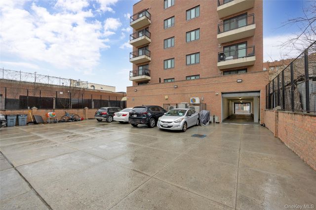 172-18 Jamaica Avenue 3D, Jamaica, NY 11432
