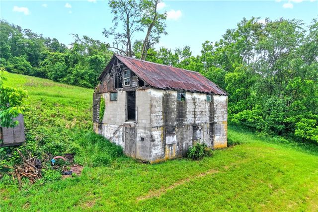 900 WASHINGTON ROAD, South Strabane, PA 15301