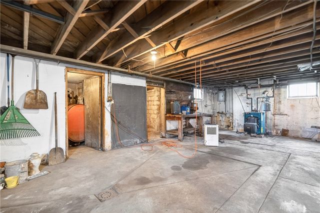 900 WASHINGTON ROAD, South Strabane, PA 15301