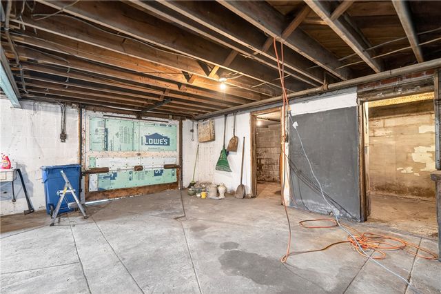 900 WASHINGTON ROAD, South Strabane, PA 15301