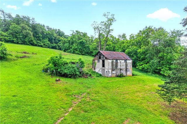 900 WASHINGTON ROAD, South Strabane, PA 15301
