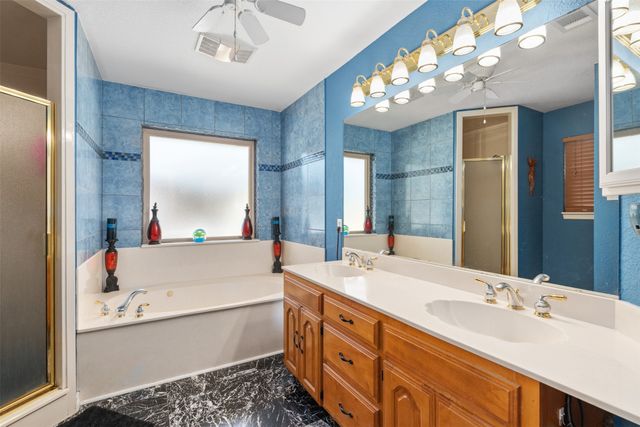 224 Autumn Wood Trail, Gun Barrel City, TX 75156