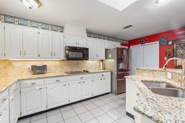 224 Autumn Wood Trail, Gun Barrel City, TX 75156