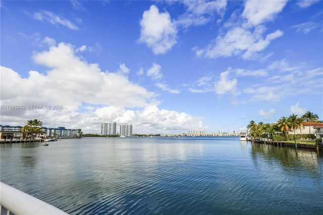 2841 NE 163rd St 1002, North Miami Beach, FL 33160