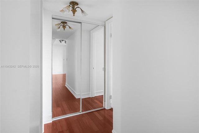 2841 NE 163rd St 1002, North Miami Beach, FL 33160