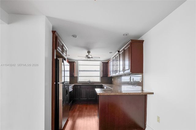 2841 NE 163rd St 1002, North Miami Beach, FL 33160