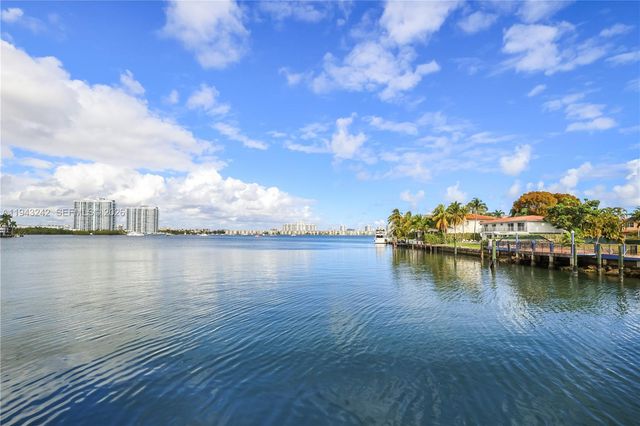 2841 NE 163rd St 1002, North Miami Beach, FL 33160