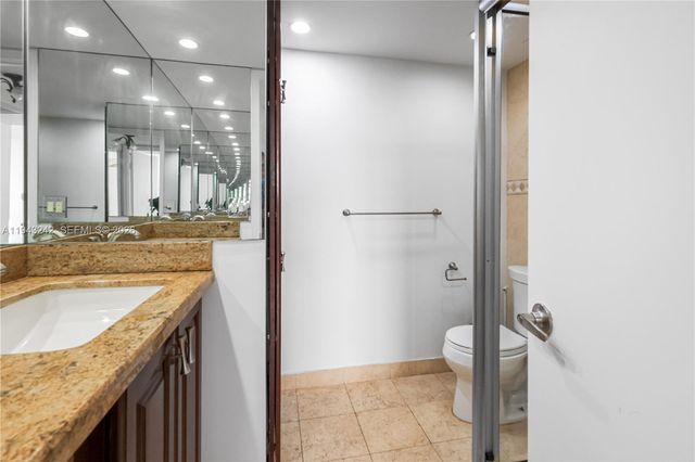 2841 NE 163rd St 1002, North Miami Beach, FL 33160