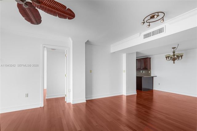 2841 NE 163rd St 1002, North Miami Beach, FL 33160