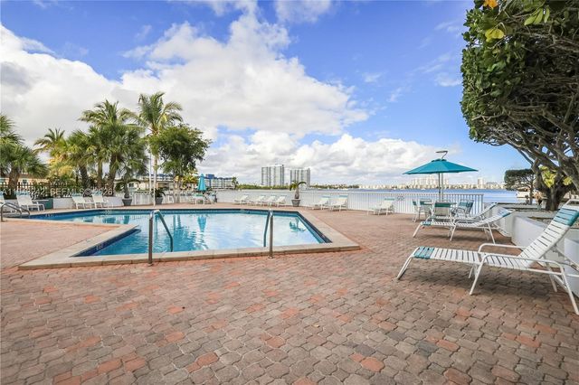 2841 NE 163rd St 1002, North Miami Beach, FL 33160