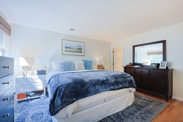 26 Pleasant St B, Wellesley, MA 02482
