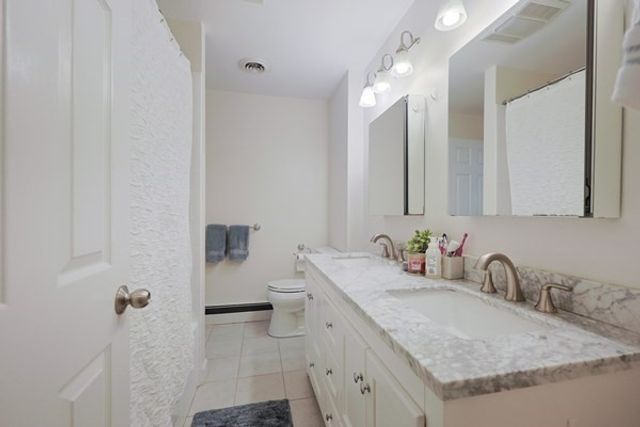 26 Pleasant St B, Wellesley, MA 02482