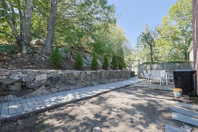26 Pleasant St B, Wellesley, MA 02482