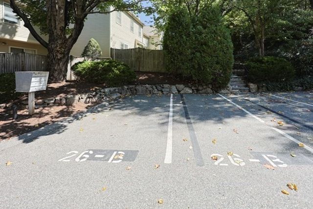 26 Pleasant St B, Wellesley, MA 02482