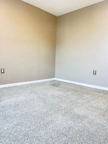1036 Middlesex St 9, Lowell, MA 01851