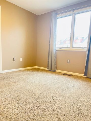 1036 Middlesex St 9, Lowell, MA 01851