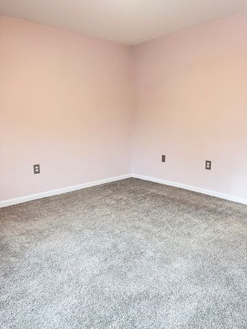 1036 Middlesex St 9, Lowell, MA 01851
