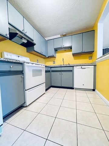 1036 Middlesex St 9, Lowell, MA 01851