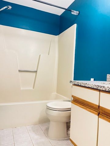 1036 Middlesex St 9, Lowell, MA 01851
