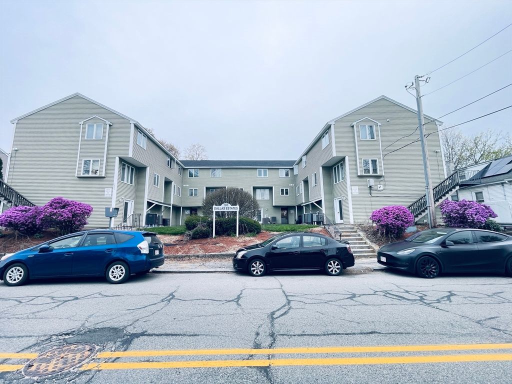 1036 Middlesex St 9, Lowell, MA 01851